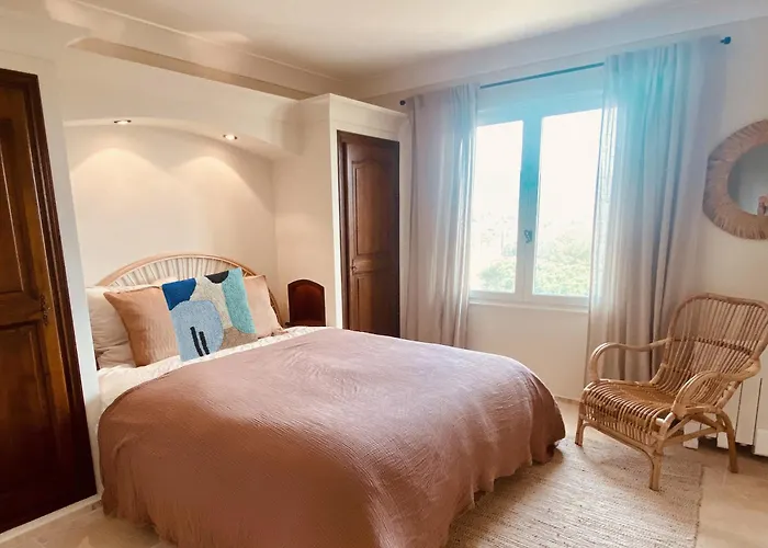 Les Mesanges Holiday home